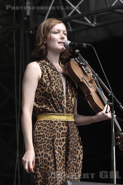 BAT FOR LASHES - 2007-08-26 - SAINT CLOUD - Domaine National - Scene de la Cascade - 